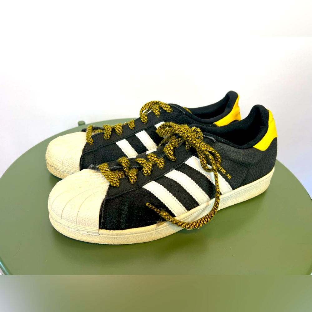 Mens Adidas Super Star Black Sneakers White Stripes / Toe Yellow Back Size 11